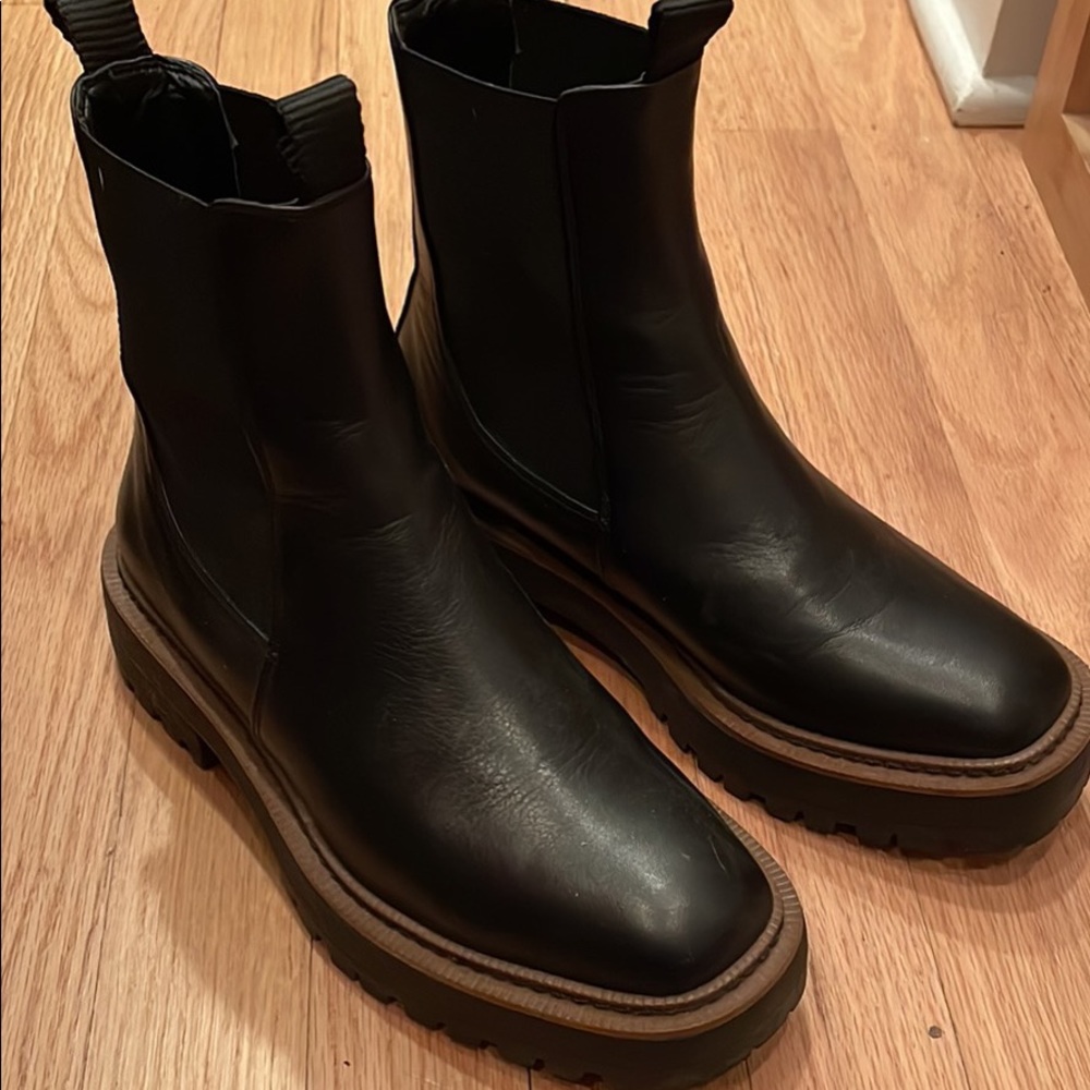 Sam Edelman Laguna lug sole Chelsea boot